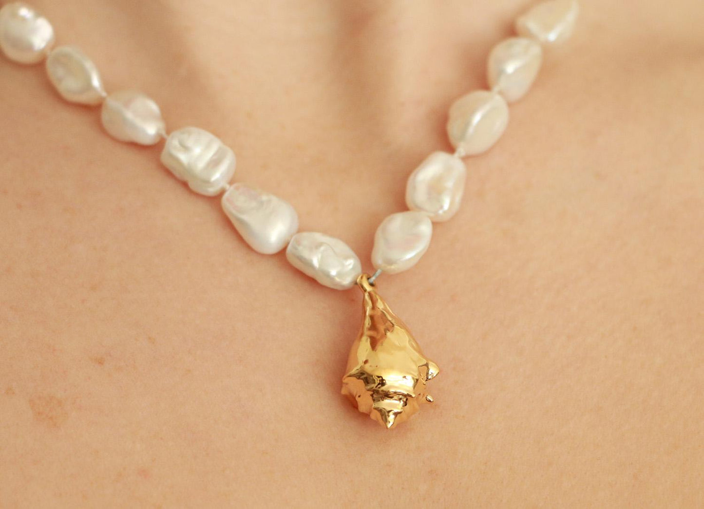 Aurora Eterna Necklace